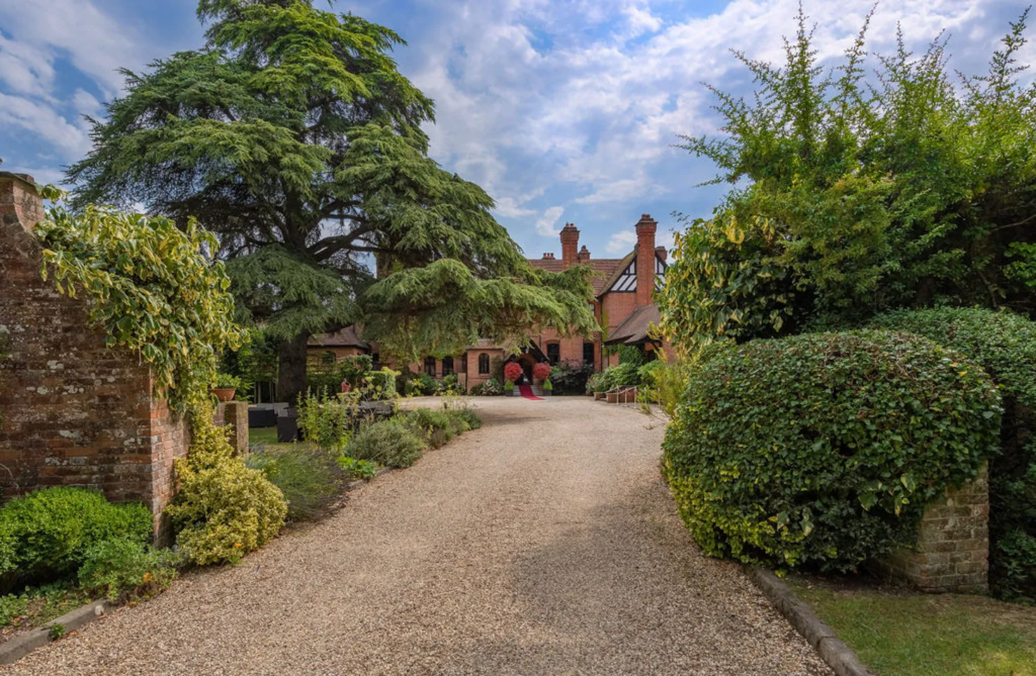 Careys Manor