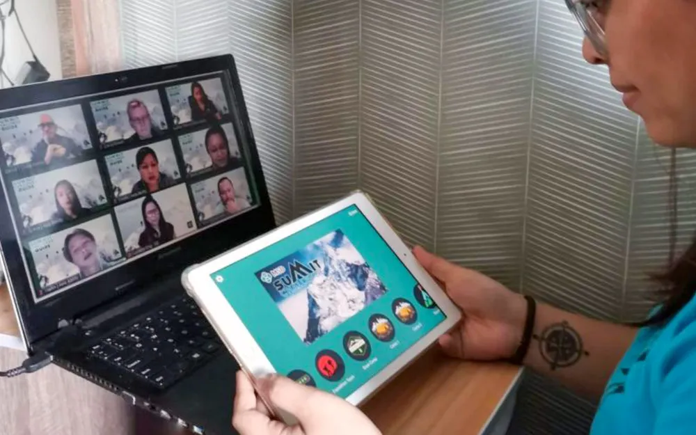 Summit Challenge Online